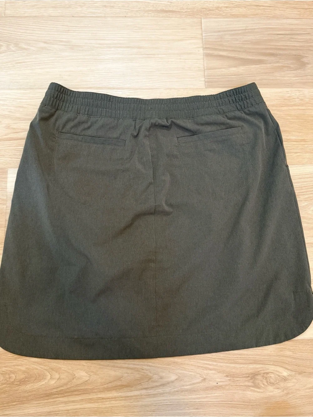 Duluth Trading Dry on the Fly Olive Green Skort Built In Shorts Size 18